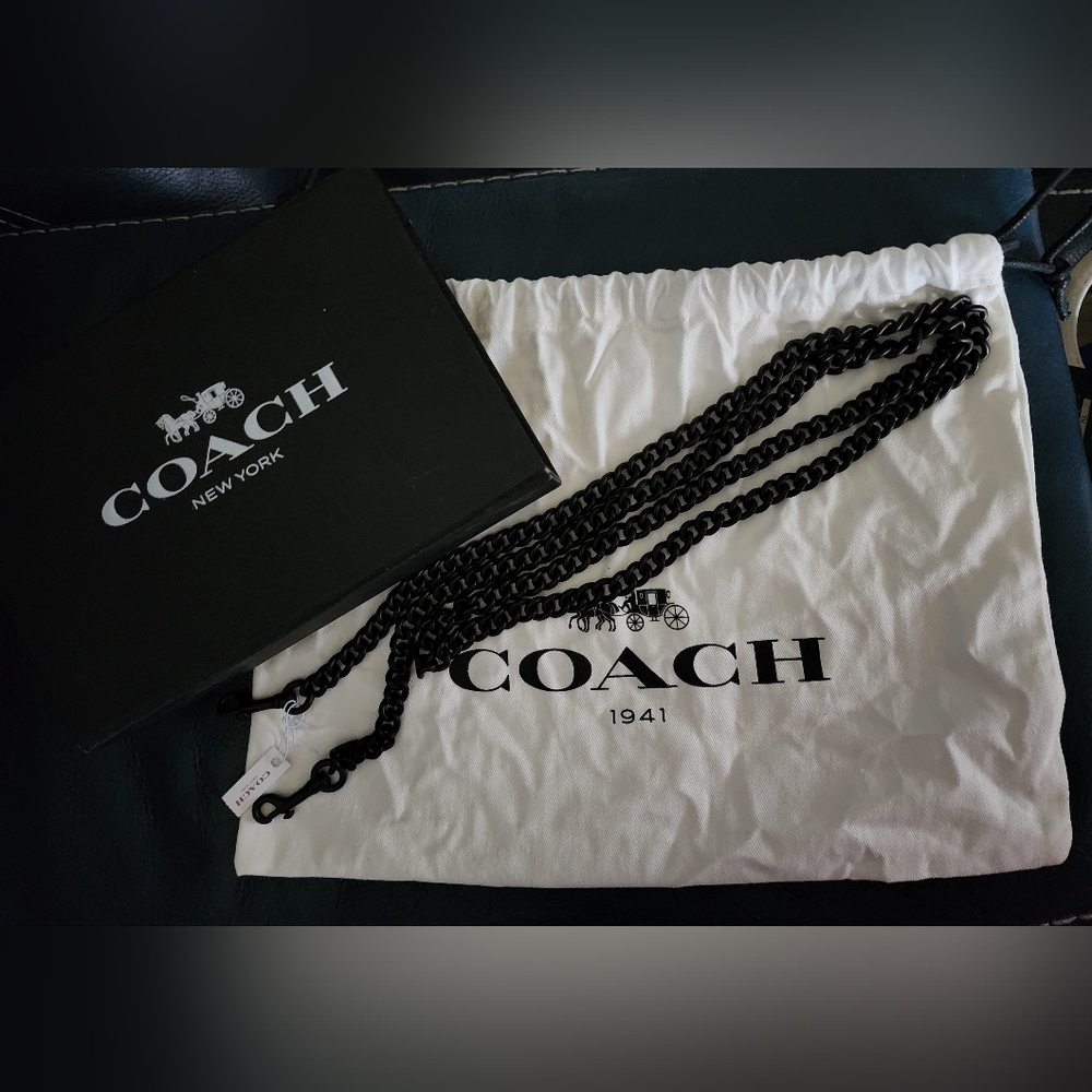Authentic Coach Chain in Gunmetal